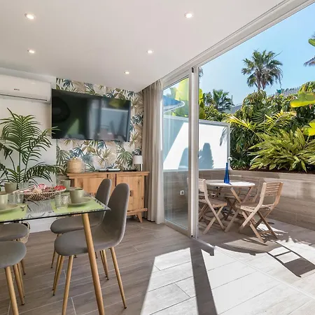 Home2book Stylish Tropical Terrace & Pool شقة *