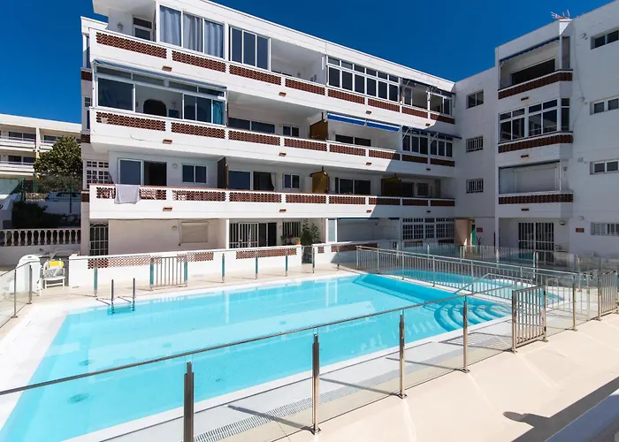 Home2book Stylish Tropical Terrace & Pool Daire