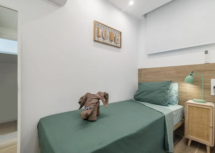 Daire Home2book Stylish Tropical Terrace & Pool