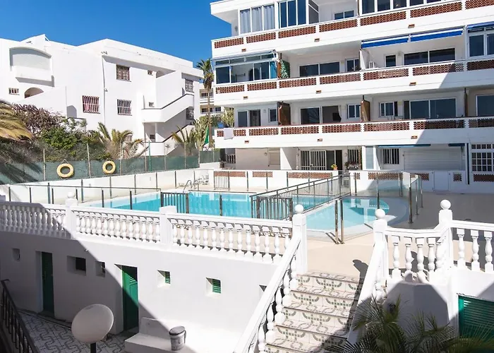 Home2book Stylish Tropical Terrace & Pool Daire